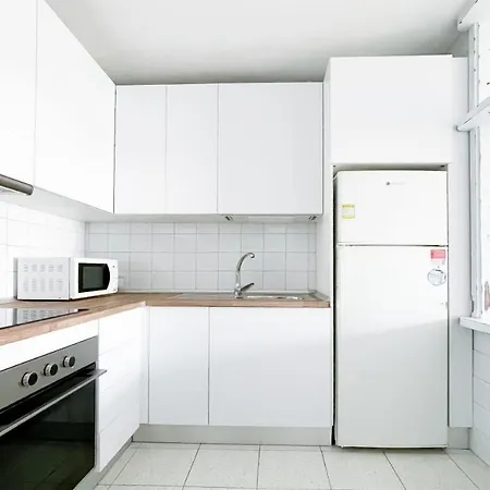 Central Town Family House By Rentalfue Apartment