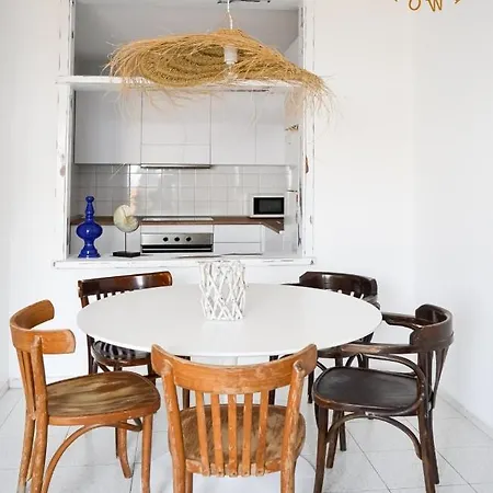 Central Town Family House By Rentalfue Apartment