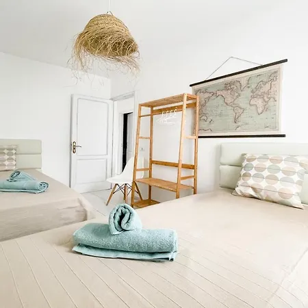 Central Town Family House By Rentalfue Apartment *